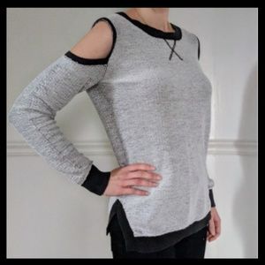 EUC LEITH OPEN COLD SHOULDER THREADED SWEATER SWEATSHIRT XS